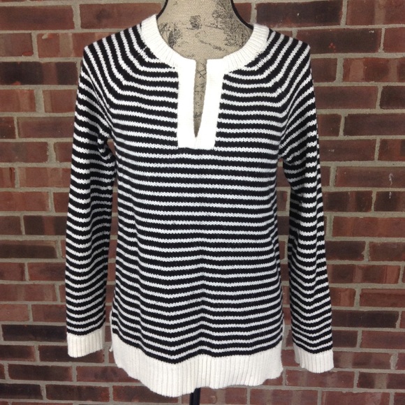 GAP Sweaters - Like new Gap navy blue white striped sweater